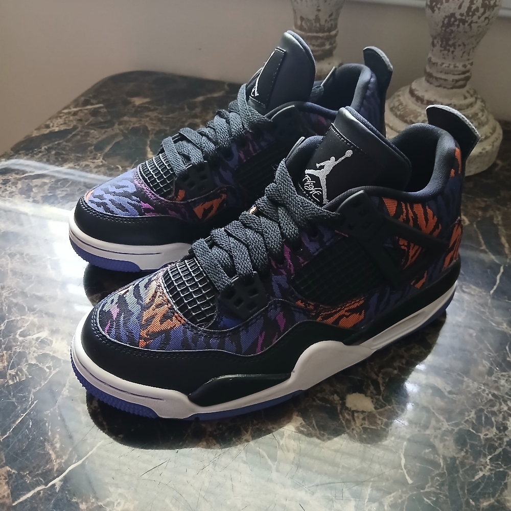 Jordan 4 Retro 'Rush Violet 'Streetwear/Lifestyle Shoes Size 4 Youth/5.5 Women - Picture 4 of 15